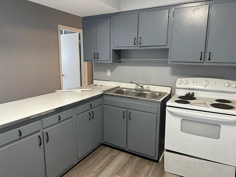 1921 Oxford Cir #2 — Photo 8