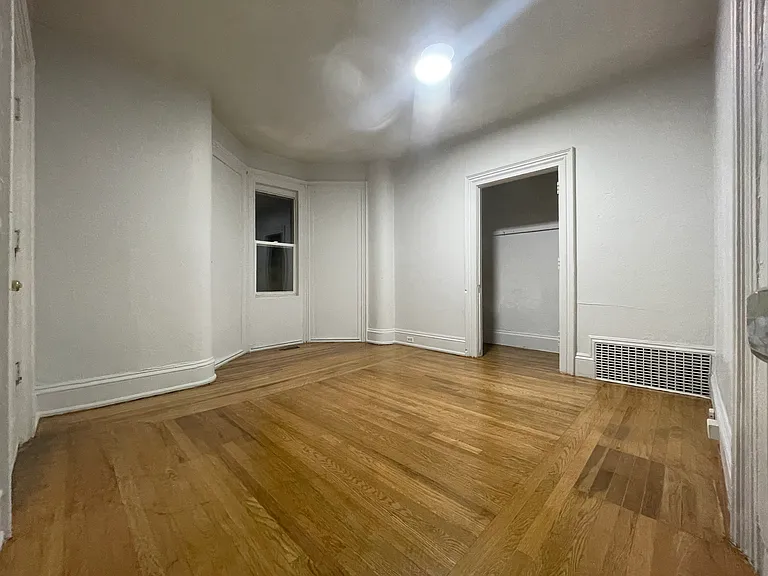 713 1st St #1 — Photo 3