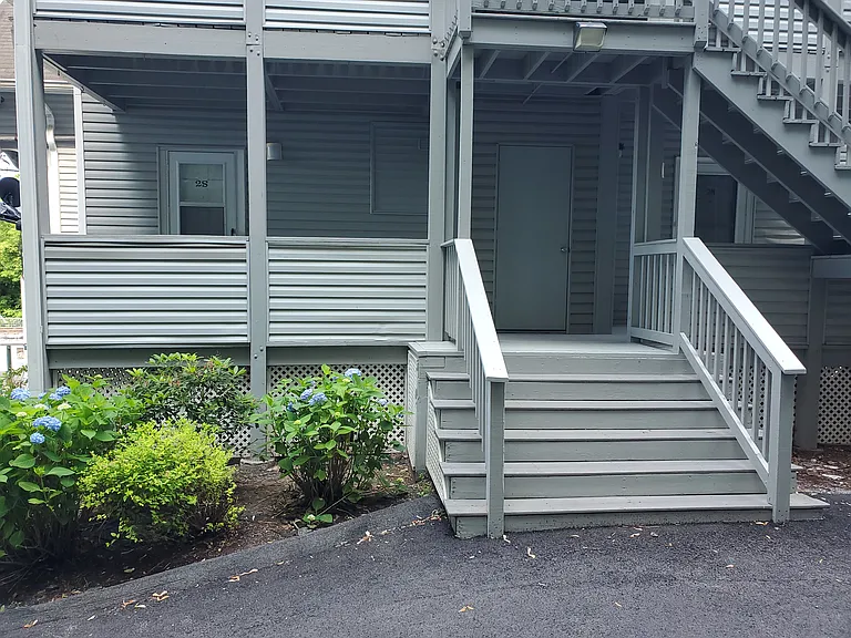 428 Elwood Ave #2S — Photo 10