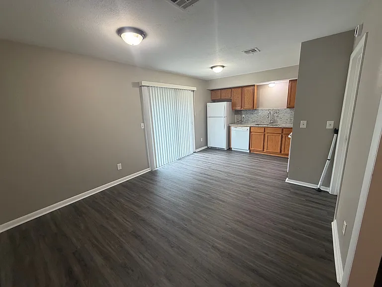 4919 S Oswego Ave — Photo 10