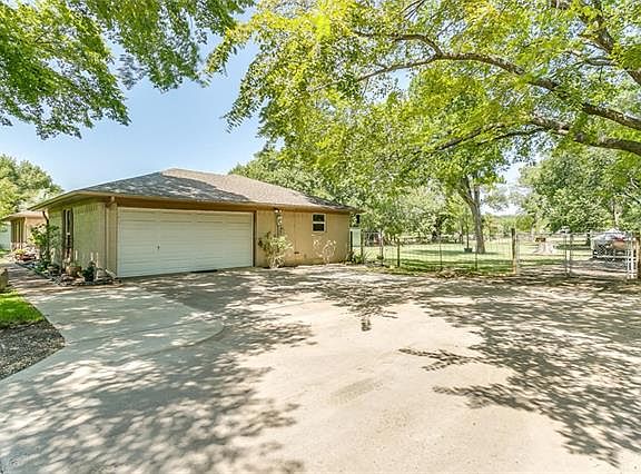 5th image of 2021 Trailwood Dr
