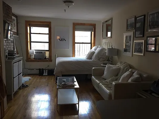 Rented by Peter Meskouris LREB | media 19