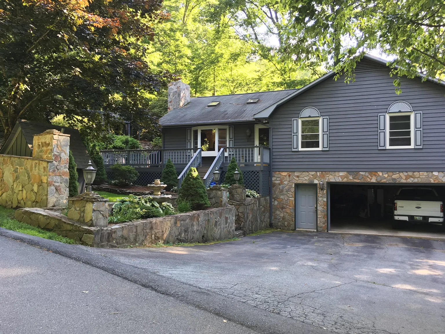 3 bed, 1409 sqft, $3,000 — Photo 3