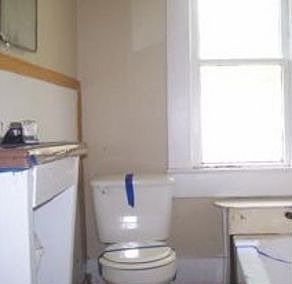 3rd image of 319 Kirby St