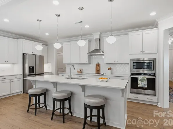 16136 Commodore Dr, Lancaster, SC 29720
