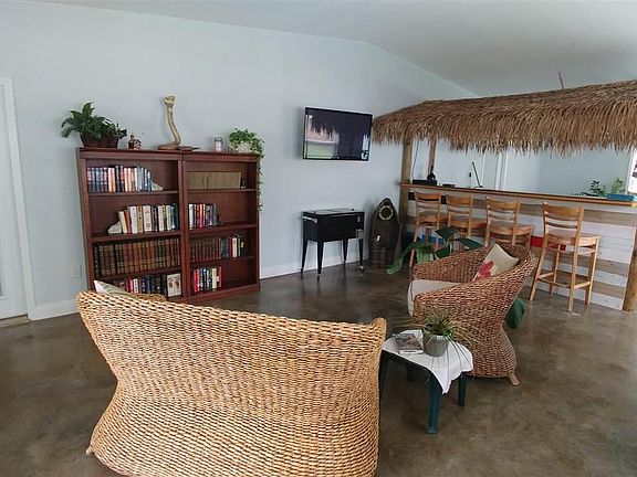 4th image of 5724 Dove Dr