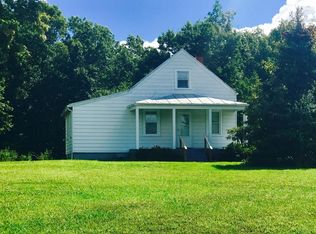 1049 Crab Orchard Rd, Huddleston, VA 24104
