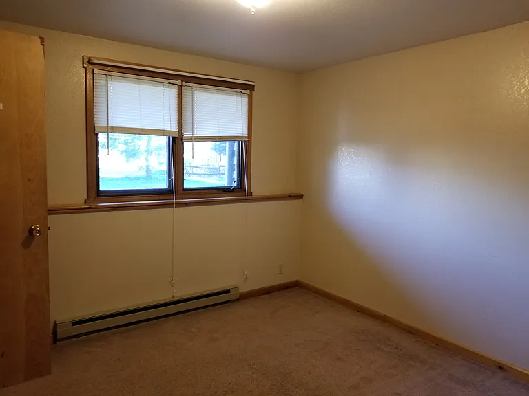 5 N Yellowstone Ave — Photo 8