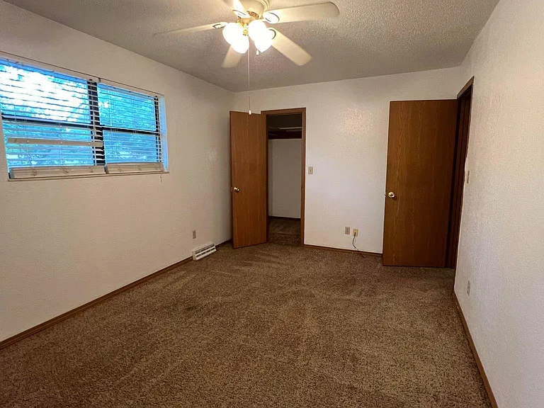 1036 Village Ln — Photo 13
