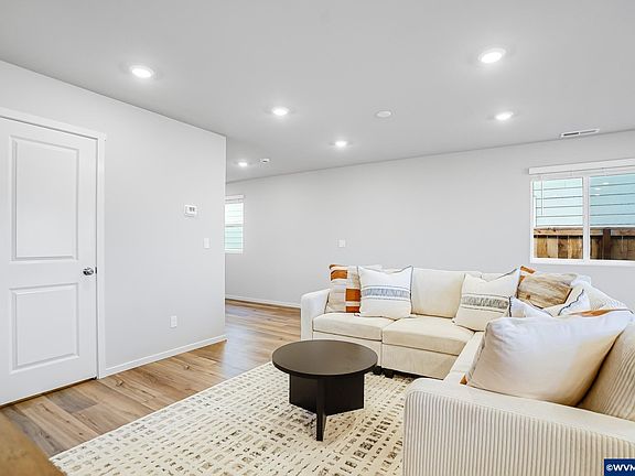 4th image of 2219 Sawtelle Dr