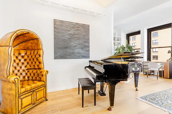 Sold by JMPIRE REAL ESTATE LLC | media 6