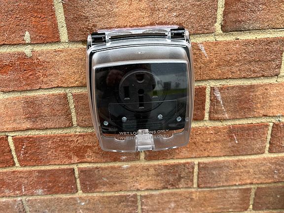 220 Outlet for Level 2 Electric Car Charger