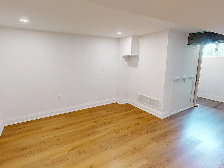275 Oakwood Ave — Photo 35
