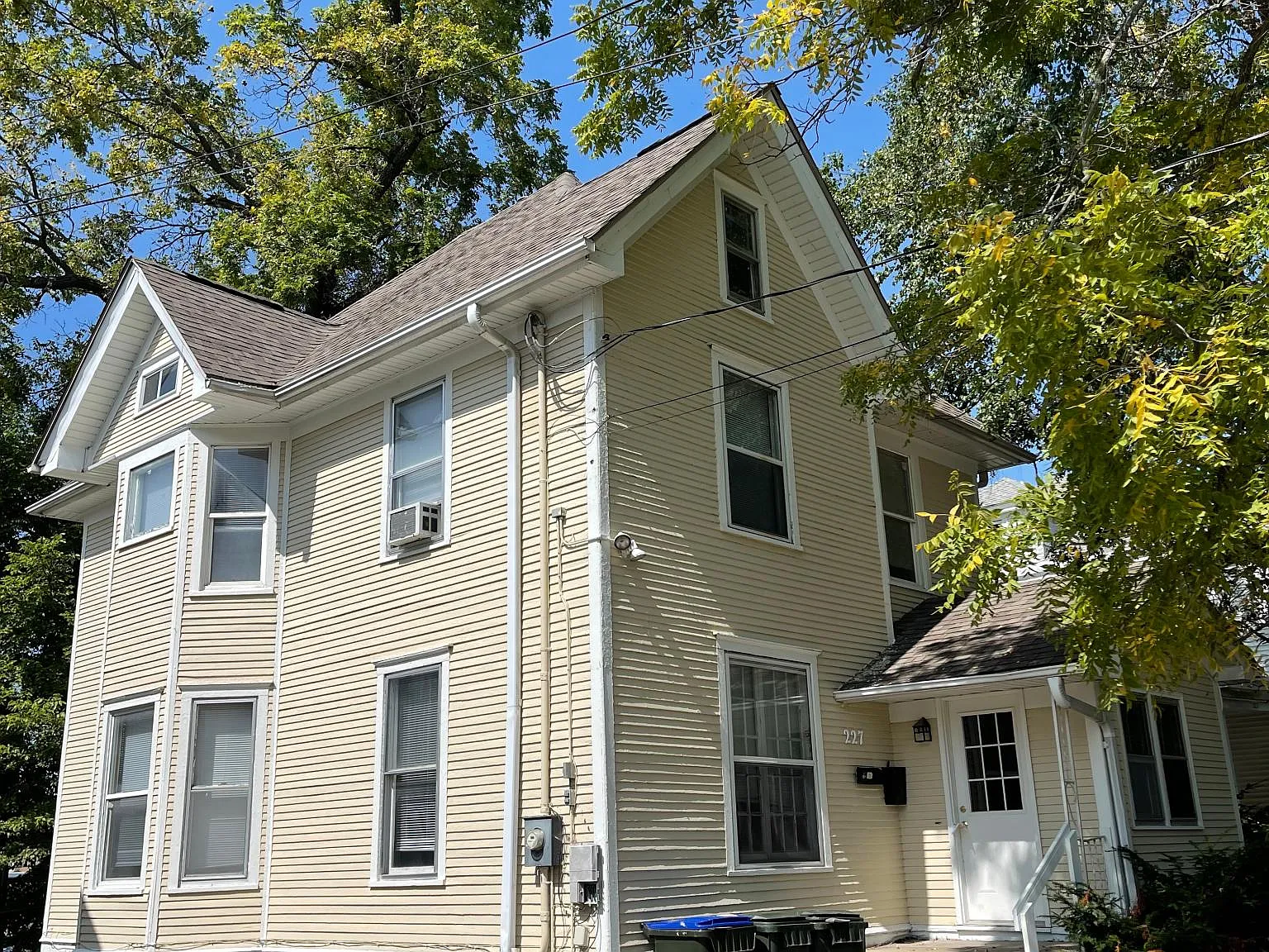 5 bed, 1871 sqft, $3,947 — Photo 1
