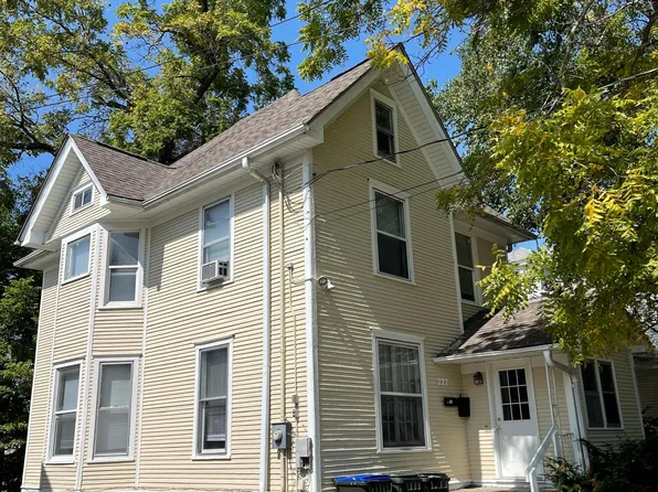 227 S Johnson St, Iowa City, IA 52240