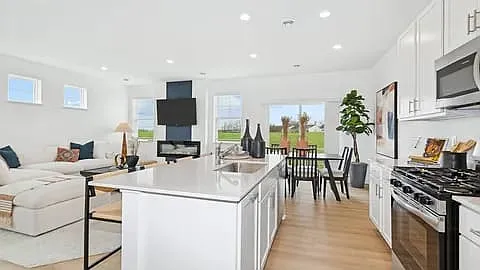 3 bed, 1714 sqft, $2,495 — Photo 4