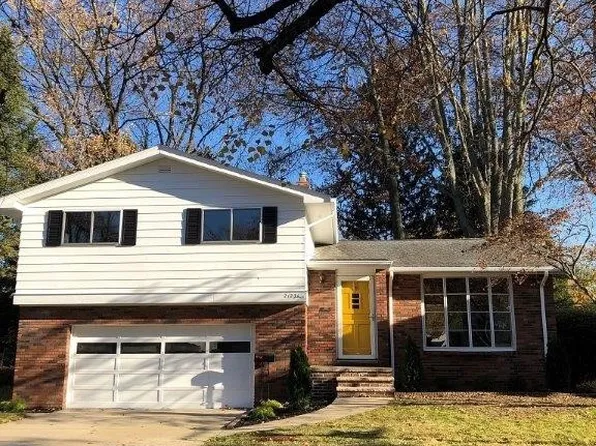 21231 Ellen Dr, Fairview Park, OH 44126