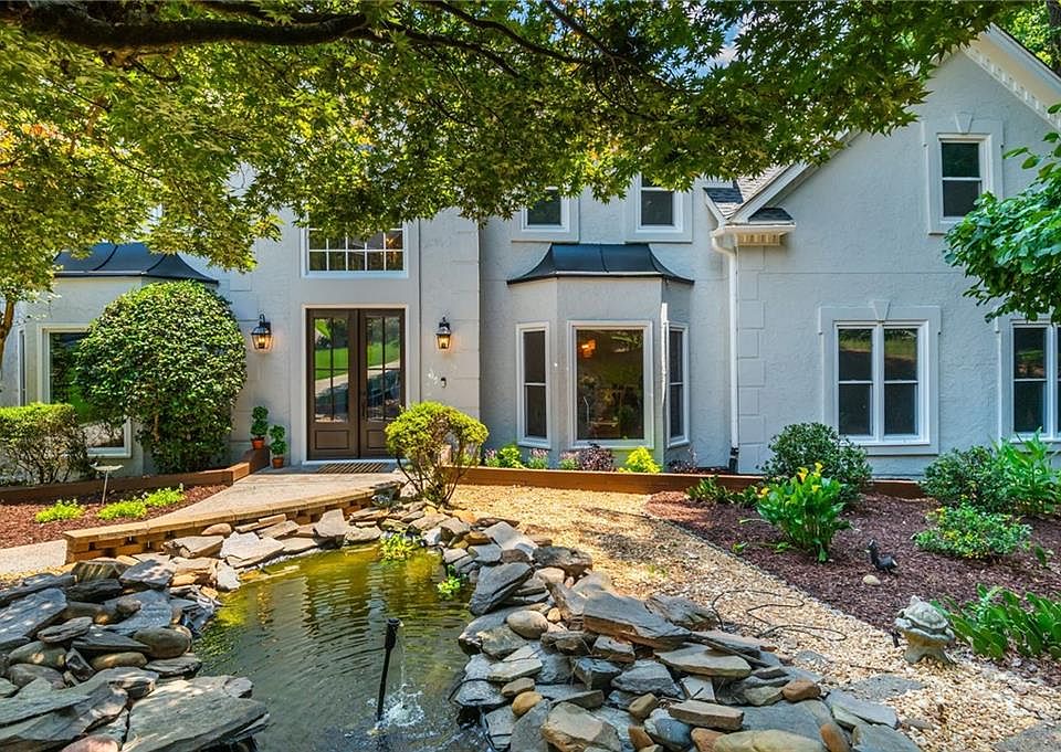 1st image of 2865 Stoneglen Close