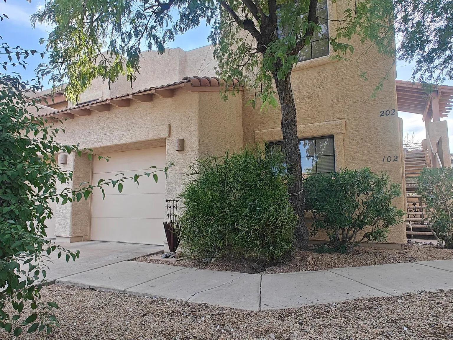 3 bed, 1435 sqft, $4,250 — Photo 2