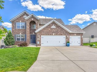 5541 Emerald Ridge Dr, Saint Charles, MO 63304