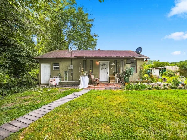 2588 Old Shelby Rd, Hickory, NC 28602