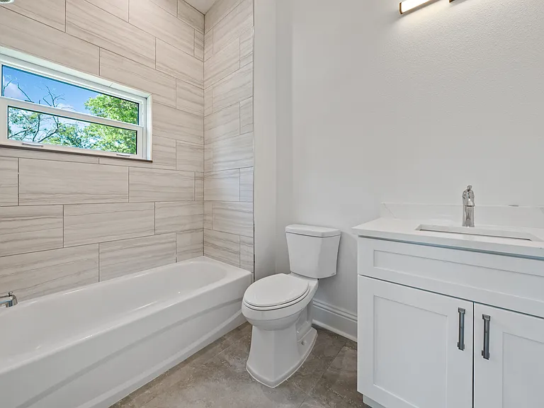 1033 Hammock Cir — Photo 33