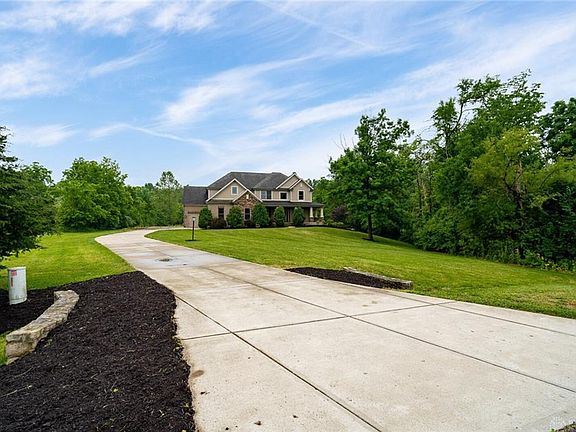 2nd image of 1357 Vicki Ln