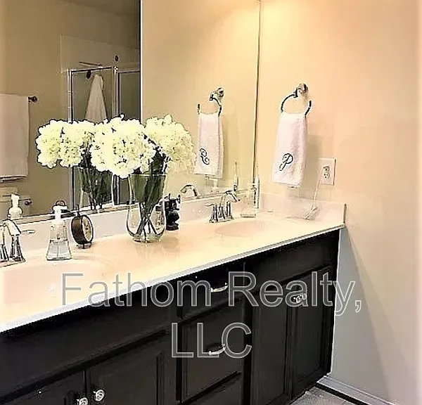 3930 Liesfeld Pl — Photo 5