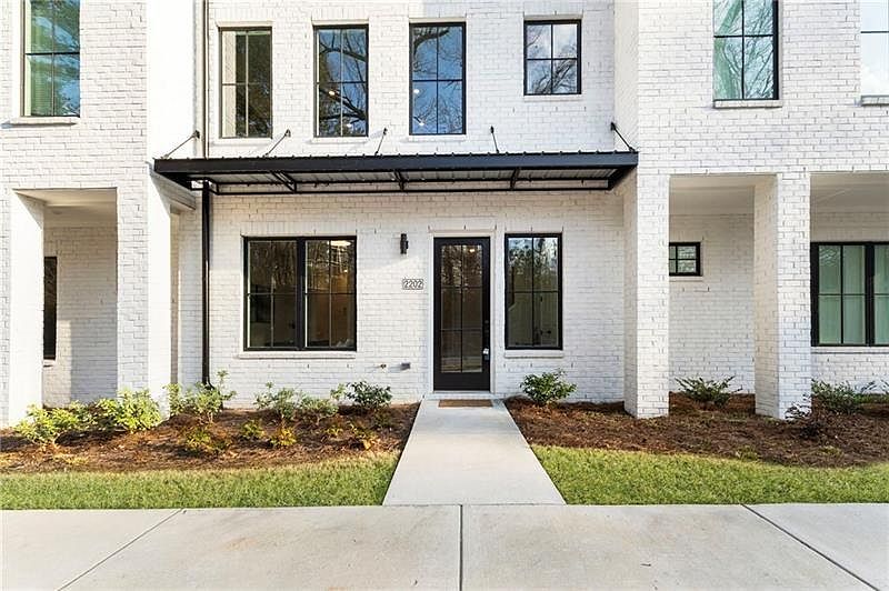 1st image of 2202 Carlton Ct