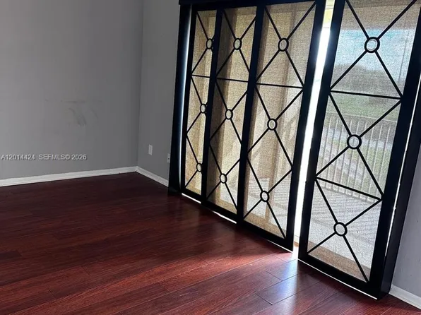 979 Coral Club Dr #979, Pompano Beach, FL 33071