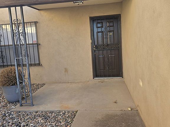 3rd image of 10120 Admiral Halsey Dr NE