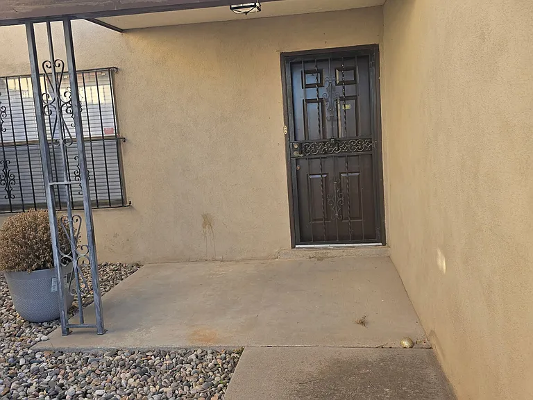 10120 Admiral Halsey Dr NE — Photo 3