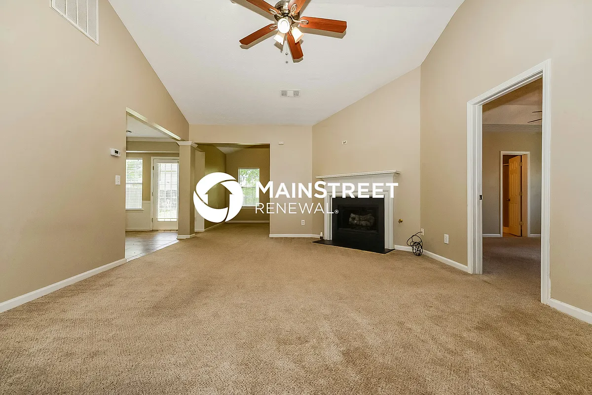 Living Room - 437 Summer Hill Cir