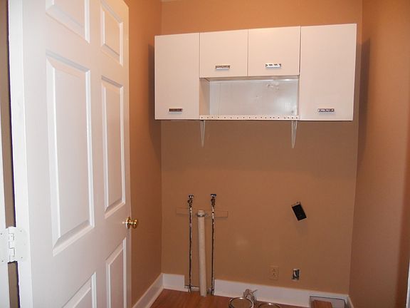 4th image of 118 Golf Club Ln