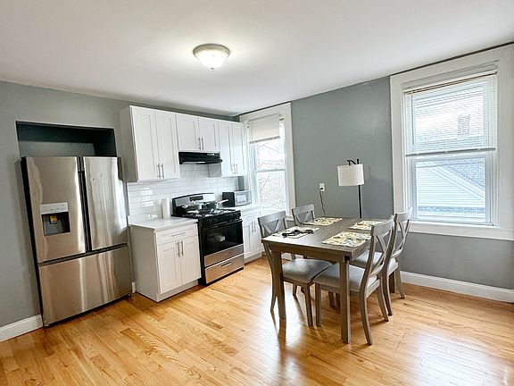 2nd image of 296-300 Bowdoin St #2