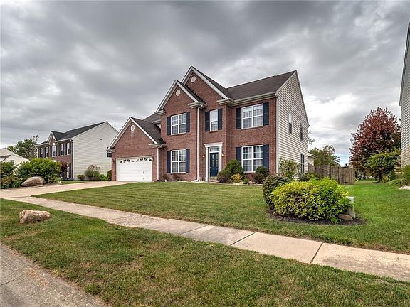 3rd image of 2402 Auburn Way
