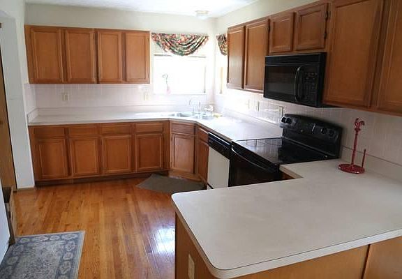 2nd image of 5033 Edgeley Dr