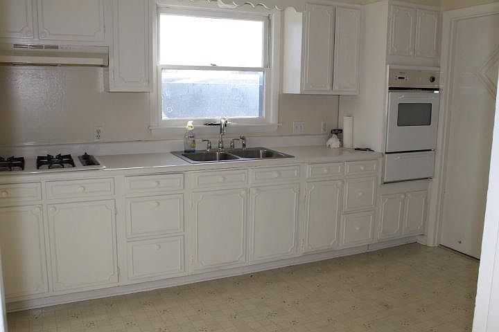 2nd image of 1013 N Johnson St APT 2