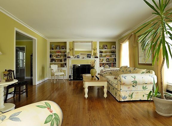 2nd image of 51 Biltmore Ave