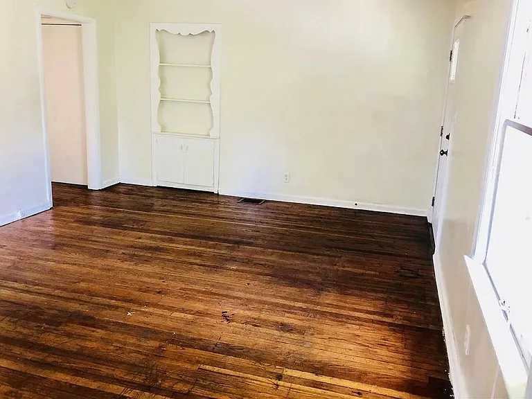 719 N Washington St — Photo 14