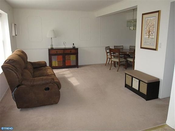 3rd image of 98 Peregrine Dr