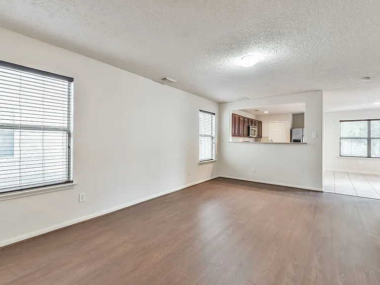 29315 Hickory Terrace Dr — Photo 7