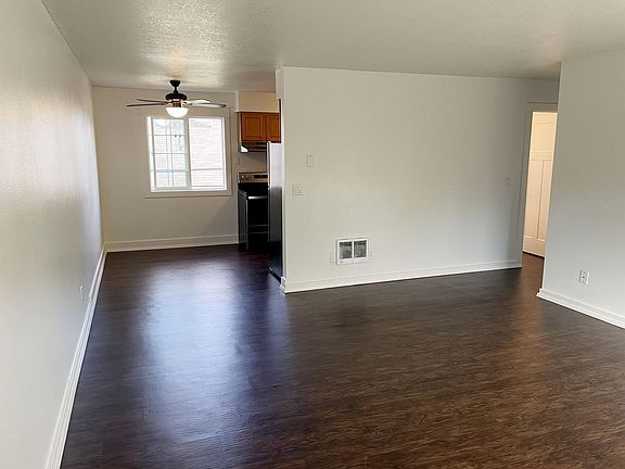 Living Room Towards Kitchen