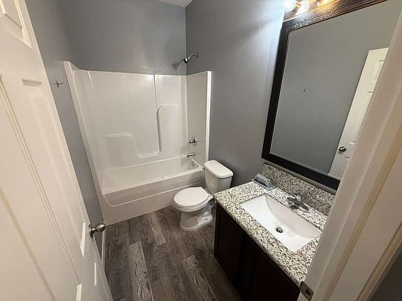 4th image of 5615 N Lycee Ct