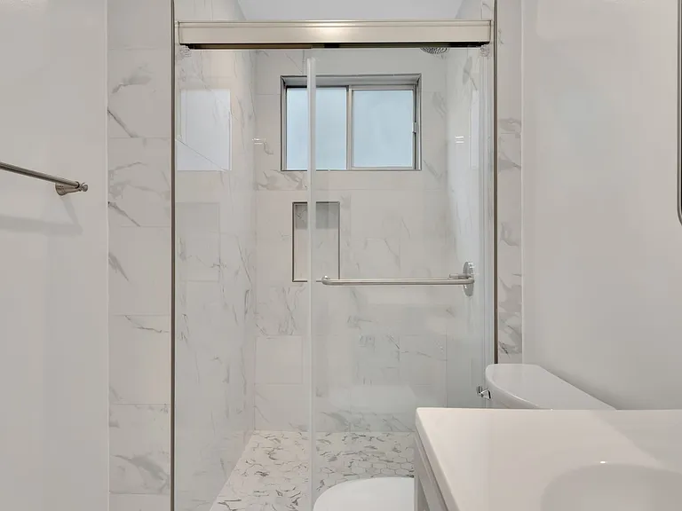 220 S Gale Dr #5 — Photo 16