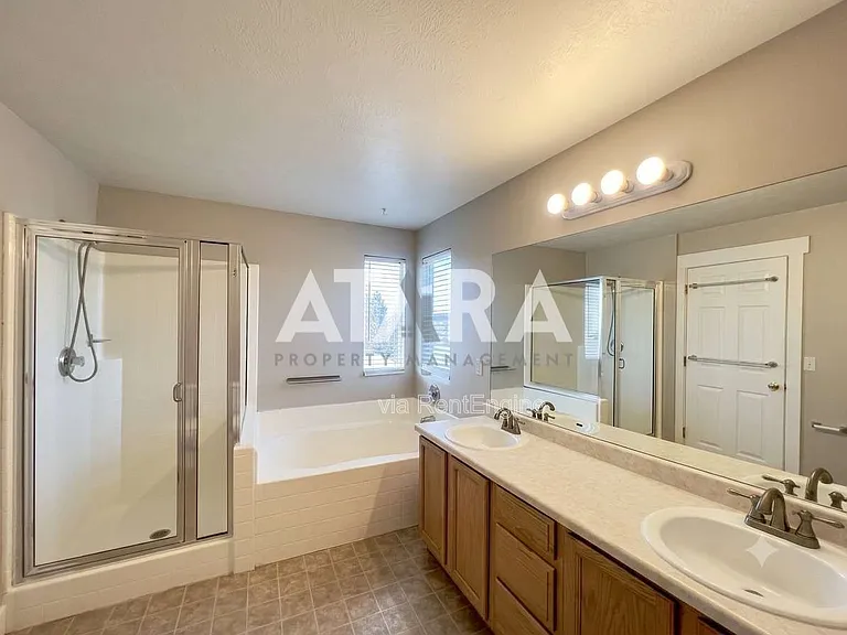 10912 S Poplar Brook Pl — Photo 18