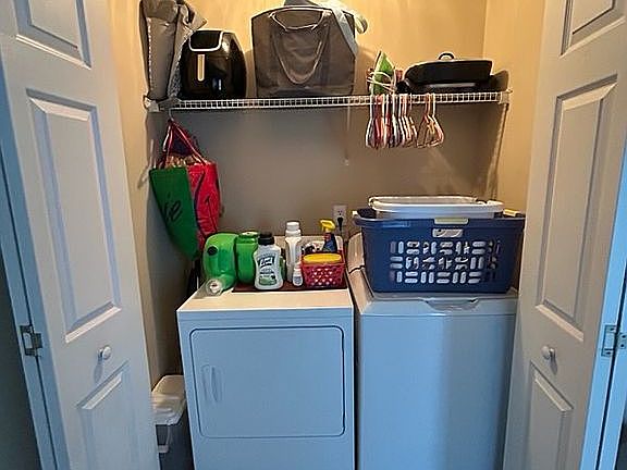 4th image of 1723 Elizabeth St