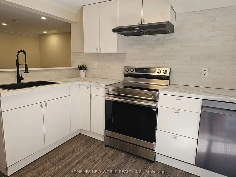 458 Appledore Cres #LOWER — Photo 3