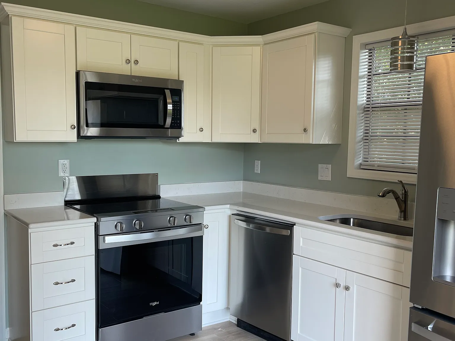 2 bed, 832 sqft, $1,300 — Photo 3