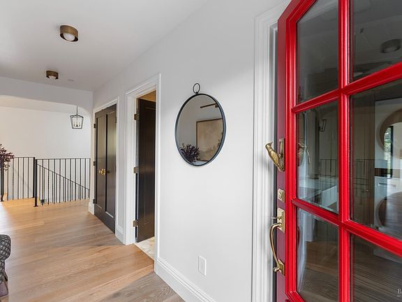 5th image of 30 Hawthorne Avenue